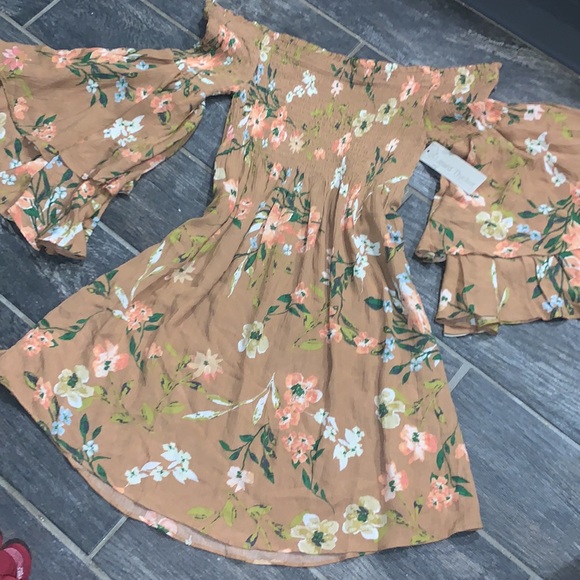 Lizard Thicket Dresses & Skirts - • NWT •  Lizard Thicket Boutique Boho Style Dress With Floral Pattern •